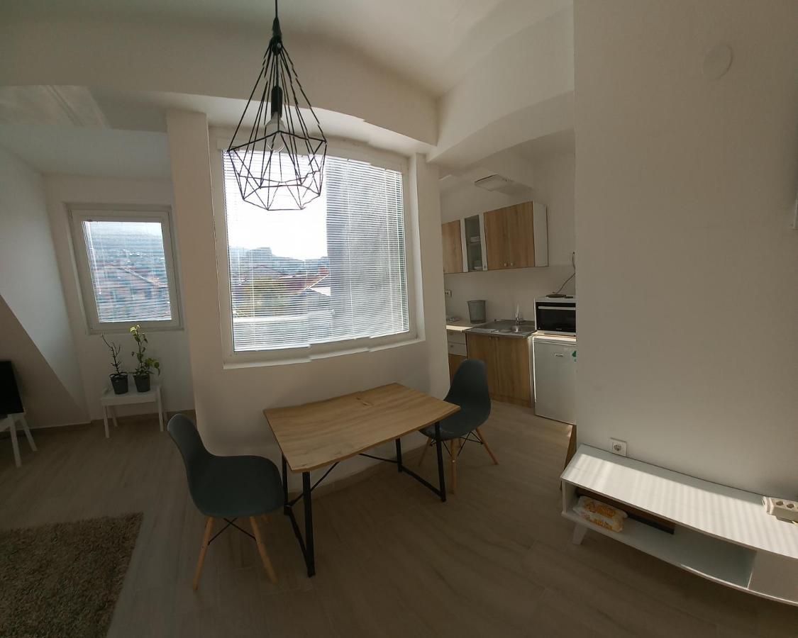Studio Close To Town Centar Skopje Luaran gambar