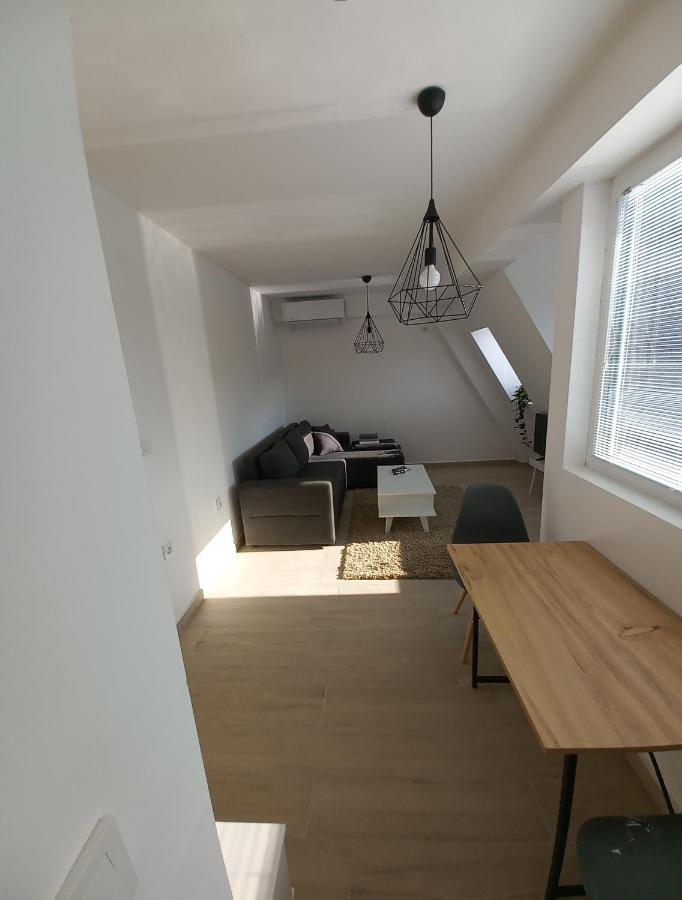 Studio Close To Town Centar Skopje Luaran gambar